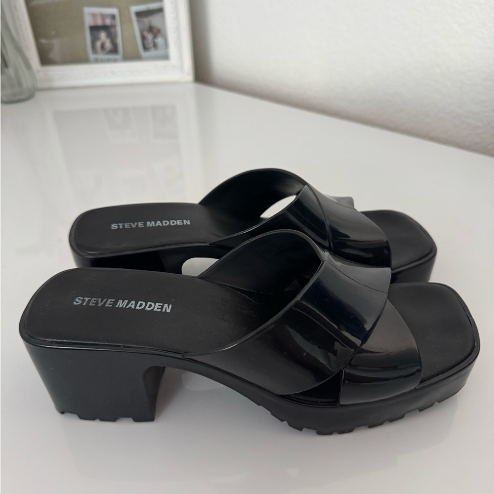 Steve Madden Glossy Black Heels W7